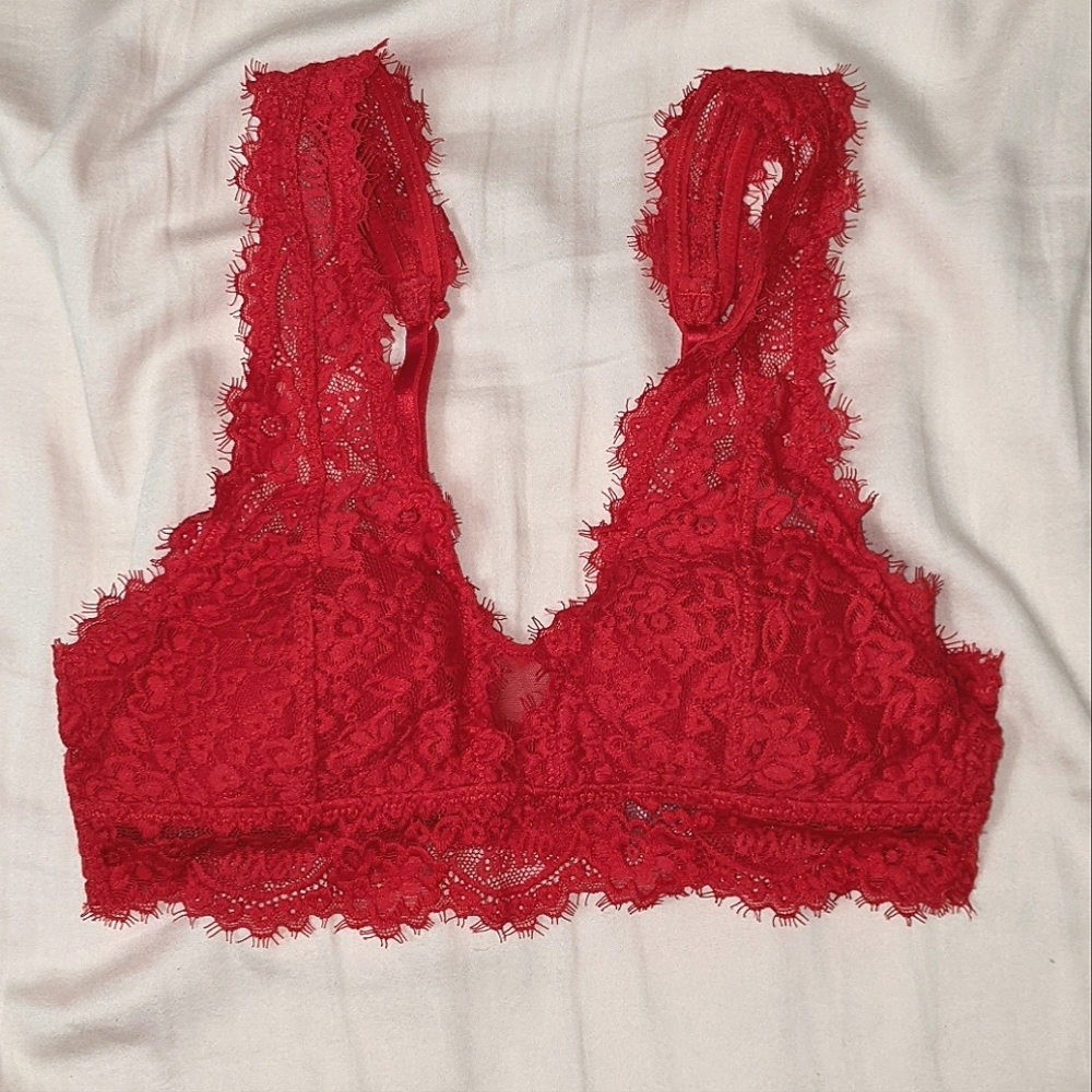Aerie Eyelash Lace Padded Plunge Bralette